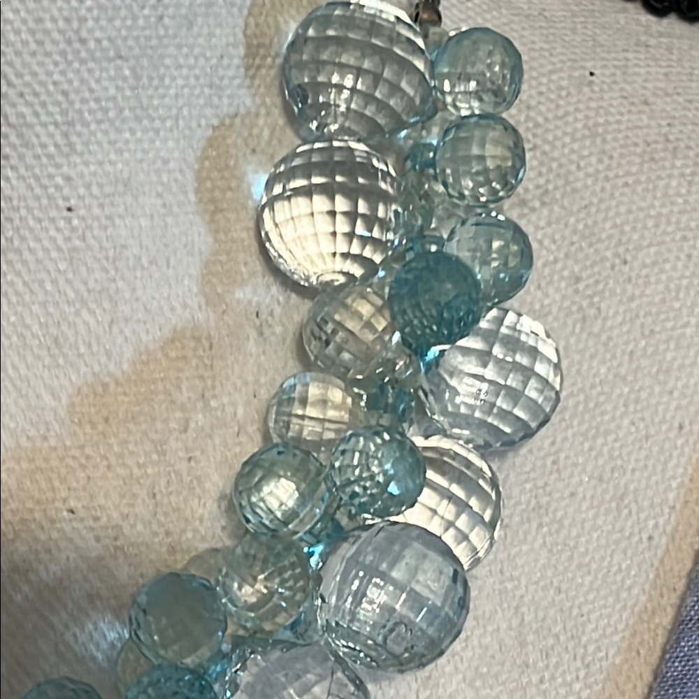Elegant Blue Beaded Statement Necklace - Picture 4 of 9